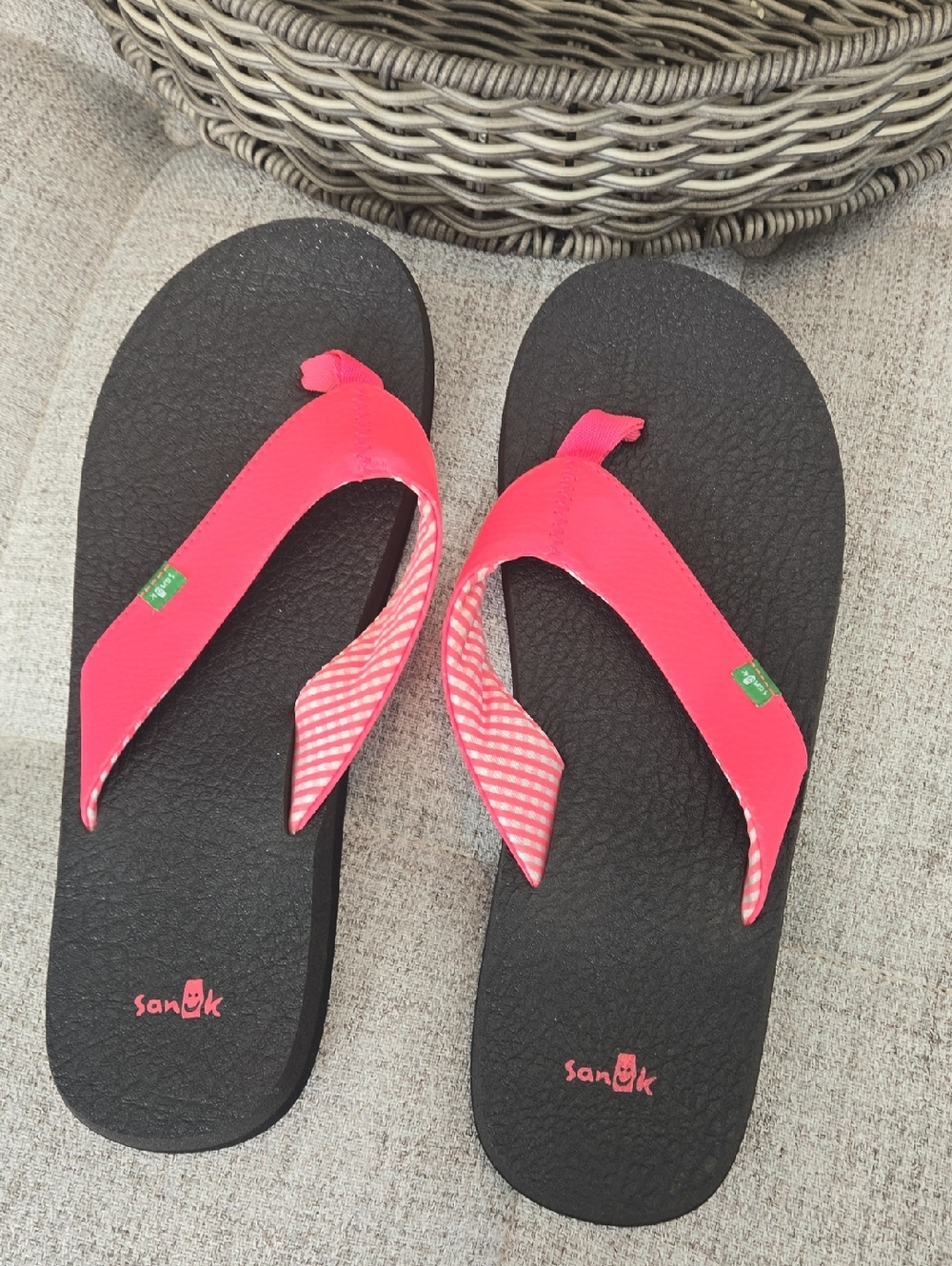 Sanuk Women’s Hot Pink Yoga Mat Sandals - Picture 2 of 9